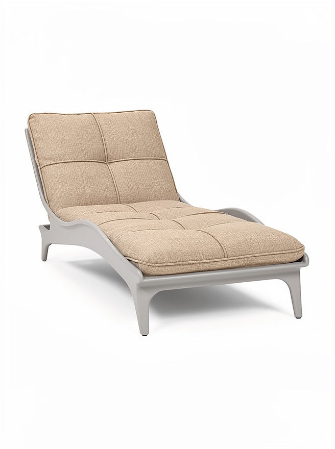 Moderne ligstoel met comfortabele stoffen bekleding en een elegant ontwerp